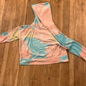 Long sleeve tie-dye shirt by so XL hooded